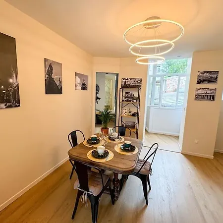 L'Oeil Urbain Loft Photo- Street Art - Central - Artist - Unique 아파트